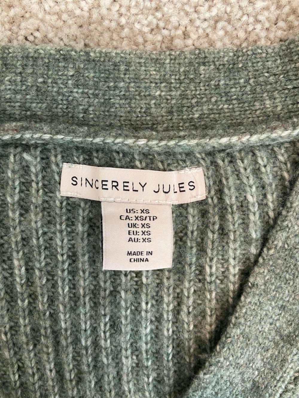 Sincerely Jules Olive Green V-Neck Cropped Button Cardigan XS ๐ค๐ - Picture 3 of 13